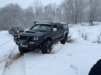 Mitsubishi l200 - 10