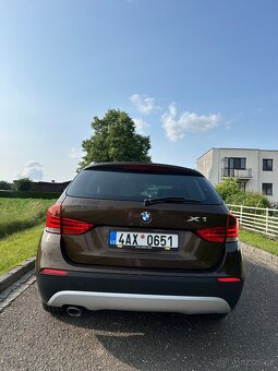 BMW X1 2,0D 130KW N47 Marrakesh brown, červená kůže - 10