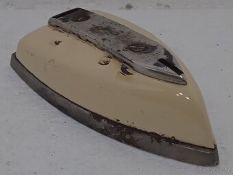 Retro nahřívací žehlička - 10