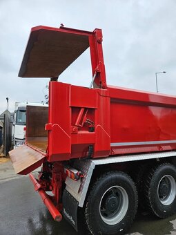 Mercedes-Benz Arocs 8x4 - 10