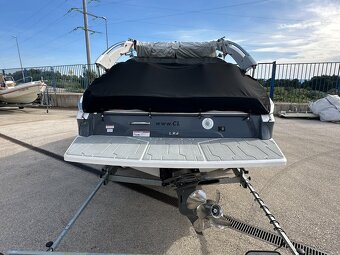 REGAL LS4 + VOLVO PENTA V8 350 HP + vlek WICK - 10