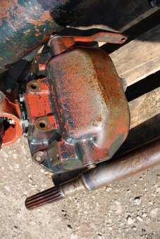 Zetor 7245 přední náprava převodovka kola kardan šrouby A - 10