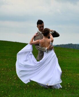 Svatební saténové šaty - 10