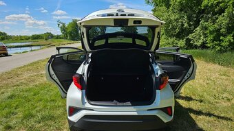 Toyota C-HR 1,8 Hybrid - odpočet DPH možný - 10