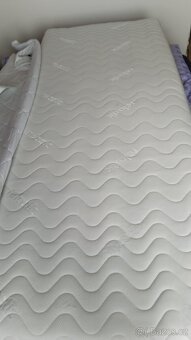 Rozkládací postel IKEA se dvěma matracemi - 10