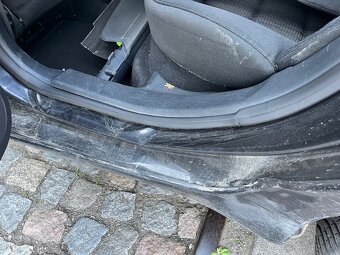 Škoda Octavia II 1.6 TDI lehce bouraná, plně pojízdná - 10