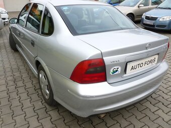Opel Vectra 1.8 16V 1.majitel NOVÉ V CZ - 10