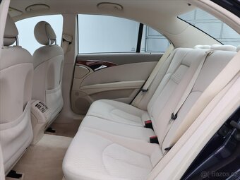 Mercedes-Benz Třídy E 2,6 240 Elegance Automat (2004) - 10