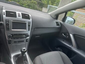 Toyota Avensis III (T27) Combi 2012 - 10