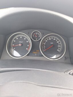 Opel Astra H caravan 1.6 77kw - 10