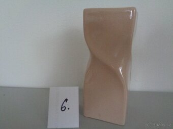 Keramické hrníčky, váza, svícen a miska (nepoužívané) - 10