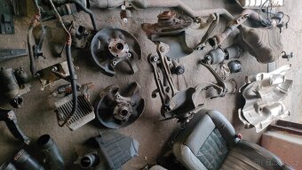 DÍLY- 2004 Phaeton 4,2 V8 330PS, barva LR6V - 10