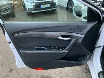 Hyundai i40 1,7 CRDi 104kW
Ojeté, 2017, 255 000 km - 10