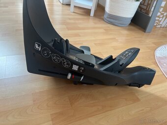 Prodám autosedačku Cybex s isofixem plus 2 vložky - 10