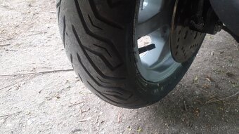 Suzuki Burgman 150 - 10