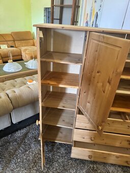 Krásná velká dřevěná komoda + botník,zrcadlo a věšáky - 10
