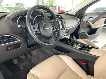 Jaguar F-Pace 20d AWD Prestige Kůže Navi R22 - 10
