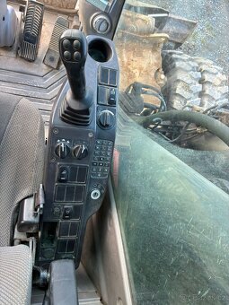 Kolový bagr VOLVO EW180C - 10