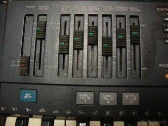 Elektrické klávesy varhany syntezátor Yamaha PSR-4500 1989 - 10