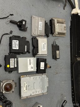 VEŠKERÉ NÁHRADNÍ DÍLY Volkswagen Touareg 3.0tdi - 10