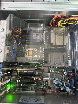 Supermicro Server tower 9 kusů - 10