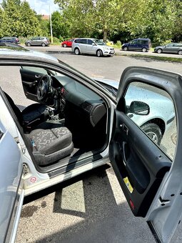 Volkswagen Golf 4 1.6 - 10