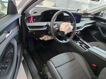 Škoda Superb Combi 2.0TDI 110kw,DSG,Selection ČR - 10