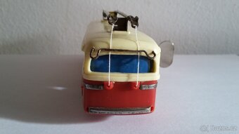 Stará hračka Ites trolejbus Tatra T 400 na klíček - 10