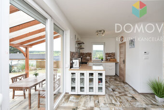Domek s krásným výhledem do krajiny, s terasou a zahradou - 10