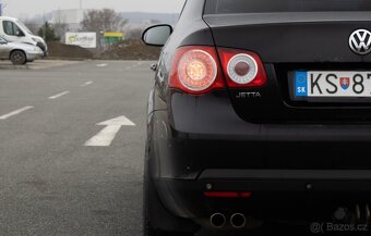 Volkswagen Jetta 1.9 TDI Sportline - 10
