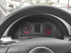 AUDI A4 - 10