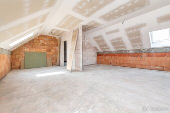 Rodinný dům ve výstavbě 470m2, pozemek 1026m2 - 10