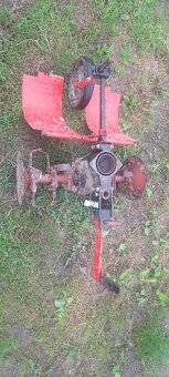 Vyorávač brambor, kola ,osy ,Motor Jikov, příslušenství. - 10