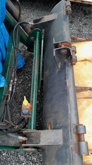 Čelní nakladač, lesní kloubový traktor - 10