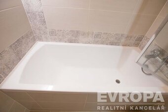 Prodej bytu 2+kk 42 m², Ruská Praha - 10