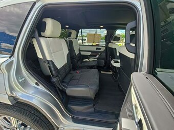 Toyota Sequoia 2024 - 10