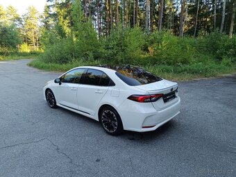 Toyota Corolla Hybrid GR Sport rok 2022, najeto: 39.225 km - 10