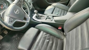 Opel Insignia combi r.v 2014  -  Nadstandartní výbava  - 10