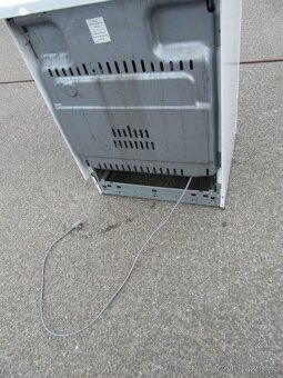 Nabízím sporák Elektrolux sklokeramika. Plně funkční. Záruka - 10