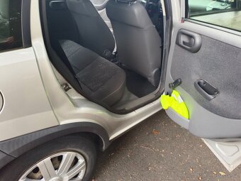 Opel Corsa 5dvéř, plně pojízdné auto - 10