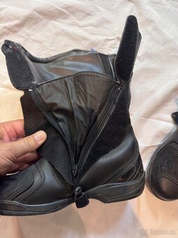 Prodej 2x Helmy Cyberg a dámské boty Diadora - 10