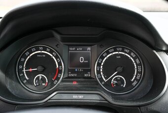 Škoda Octavia 2.0 TDI CR DPF RS - 10