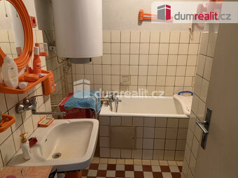 Prodej většího RD 5+2 se zahradou 1.150 m2, garáží, dílnou, - 10