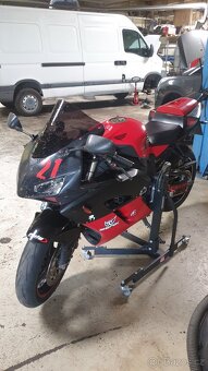 Honda CBR 1000rr fire blade - 10