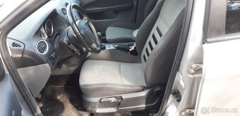 Ford Focus 2,0i 16V Carving 107 kw kombi - 10
