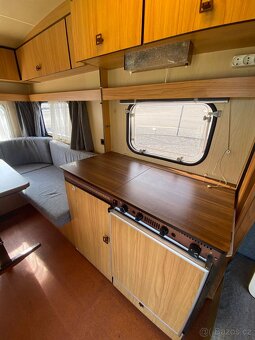 KNAUS EIFELLAND 380-STAN-620kg-100km/h-SUPER STAV-1.MAJITEL - 10