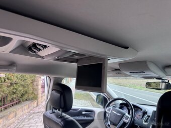 Chrysler Town Country 3,6 2x DVD RT Kůže 2011 - 10
