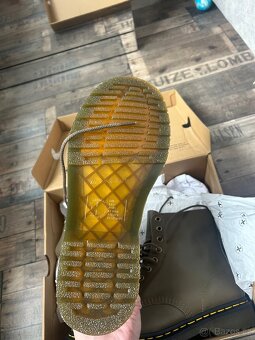 Dr. Martens - 10