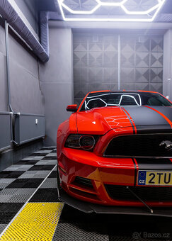 Ford Mustang - 10