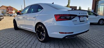 Škoda Superb 2.0 TDI DSG SportLine 4x4 PanoramaŤažnéKamer - 10
